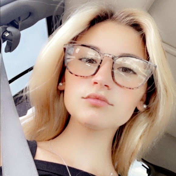 Meet your Posher, Kalie - Picture 1 of 1